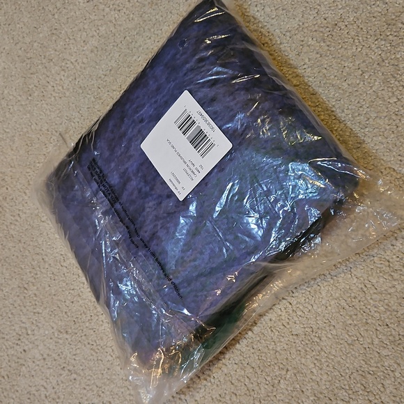 Free People Cameron Brushed Navy Plaid Bkanket Scarf Plush Fringe Oversized NWT - Picture 6 of 11